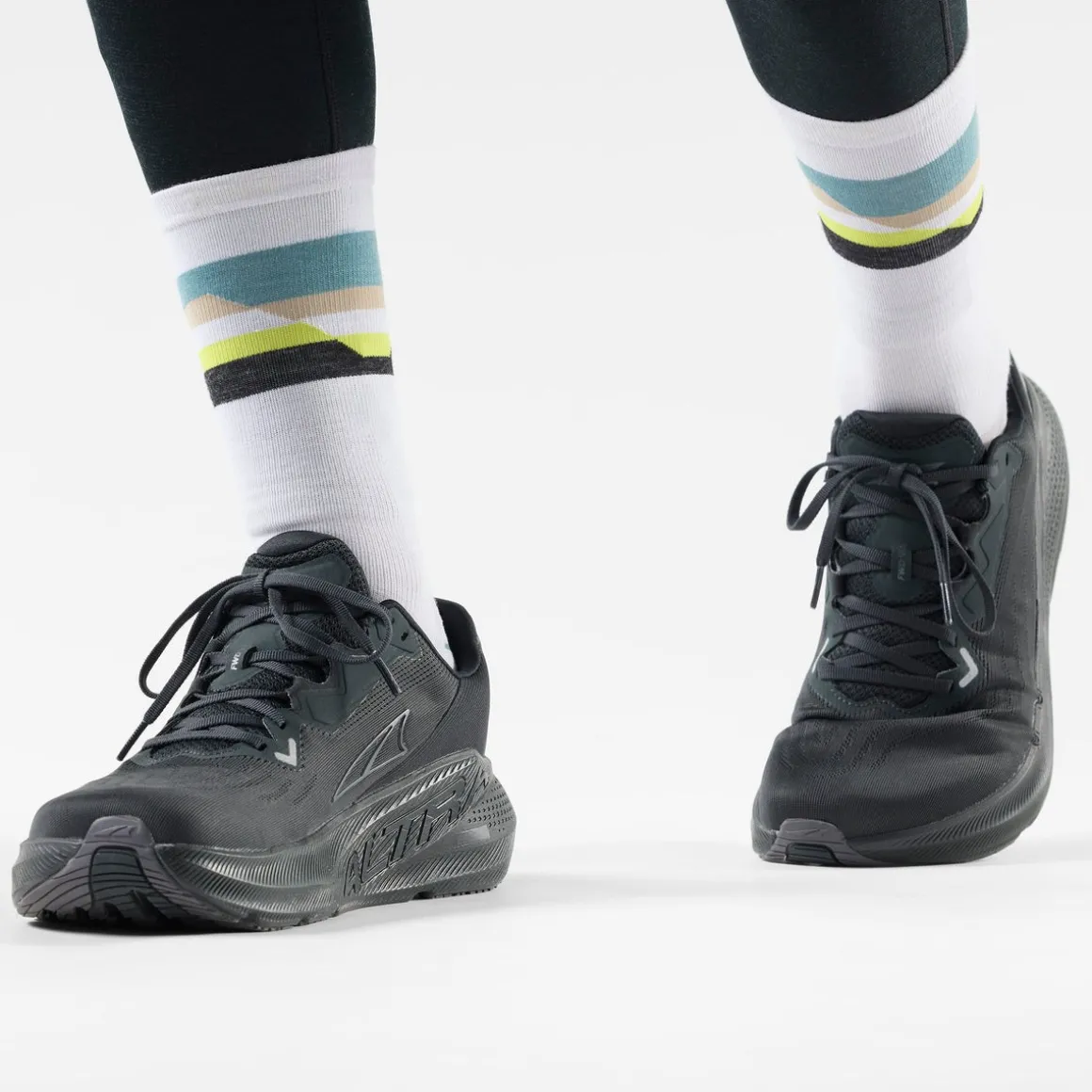 Run Cold Weather Horizons Crew Socks
