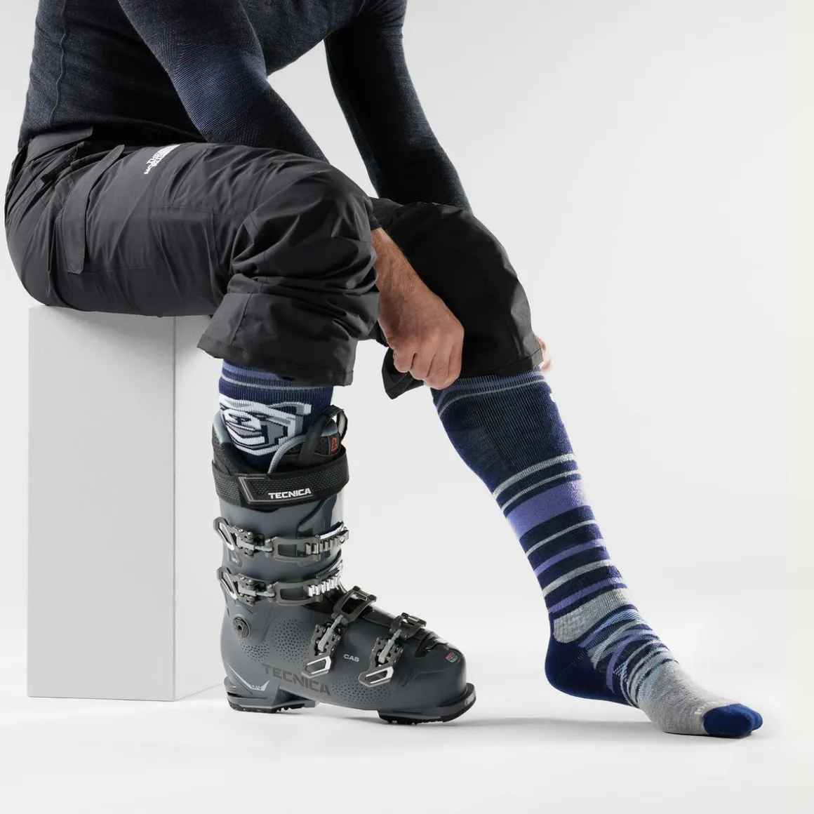 Ski Growling Grizzly Over The Calf Socks