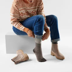 Women's Everyday Cozy Popcorn Cable Crew Socks