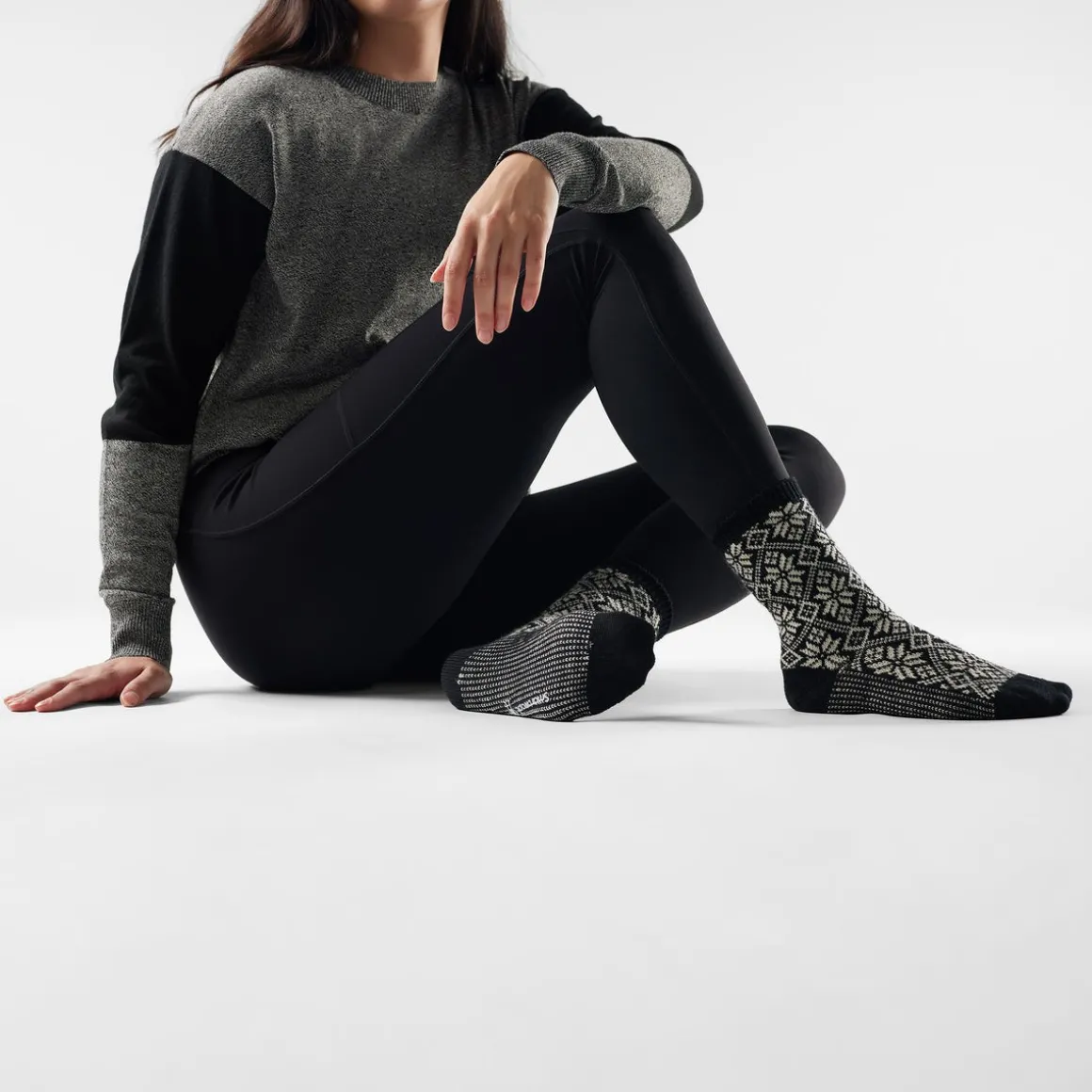 Women's Everyday Cozy Traditional Snowflake Crew Socks