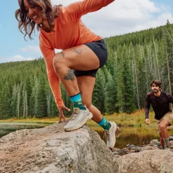 Women’s Hike Mountain Lake Print Crew Socks