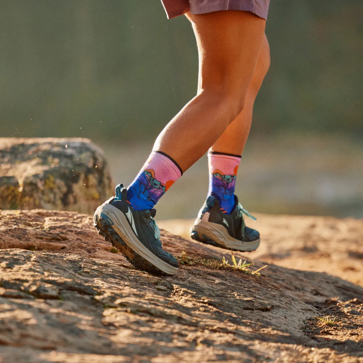 Women’s Hike Mountain Sunrise Print Crew Socks