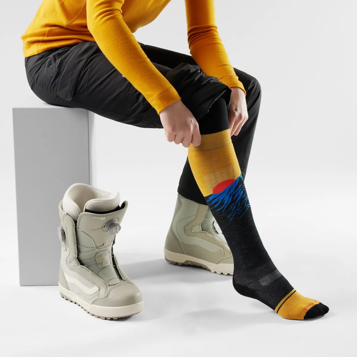 Women's Snowboard Valley Sunset Over The Calf Socks